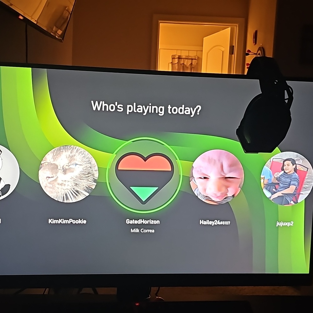 XBOX, MONITOR, HEADSET, CONTROLLER